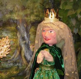 Fée Douce Aline dans la forêt