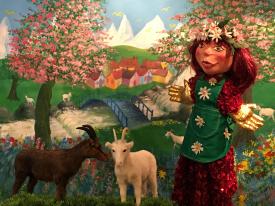 Clémentine avec ses chèvres dans un pâturage