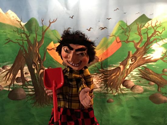 Firmin devant son pâturage détruit