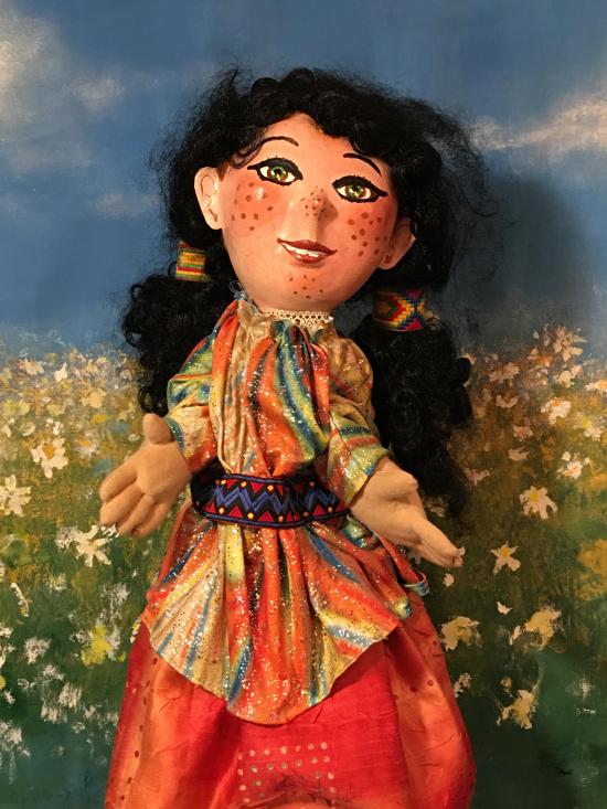 Lorella devant une prairie