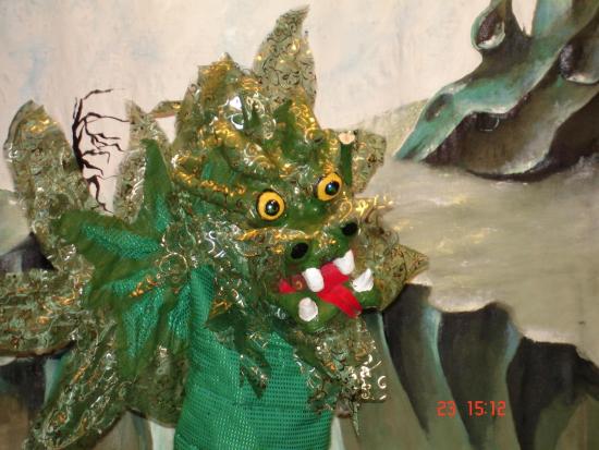 Dragon d'or, gros plan