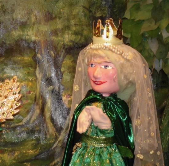 Fée Douce Aline dans la forêt