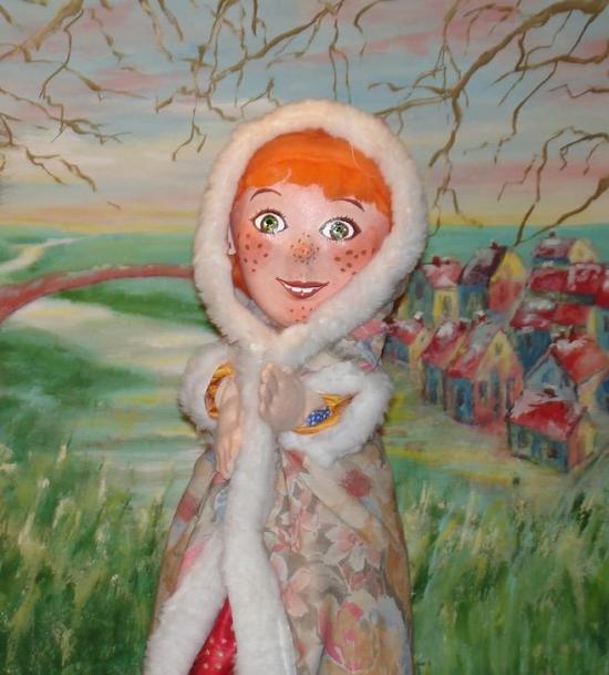 Mélodie, fillette rousse vêtue d'un manteau rose bordé de fourrure blanche, rivière et village en arrière-plan