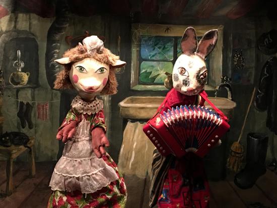 Babette et Firmin dans la cuisine de l'Auberge aux 4 vents