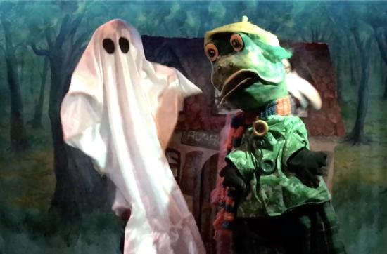 Crapouillard et le fantôme de l'auberge