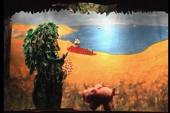 Petit-Arbre et le cochon dans le désert