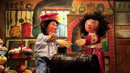 Léon et la princesse Rosalinda dans la cuisine